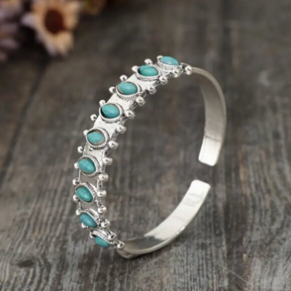 Silver plated Turquoise Howlite stone Bracelet - Adjustable size - Picture 1 of 3